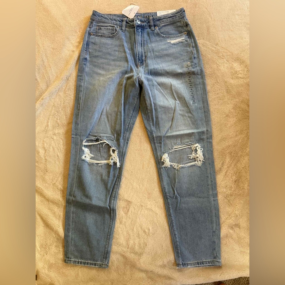 NWT American Eagle Outfitters Light Blue Distressed Skinny Jeans